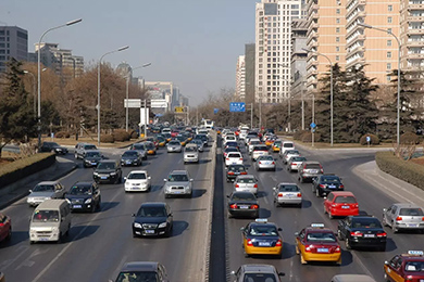 鬧市開車必學(xué)技巧，你會(huì)幾招？